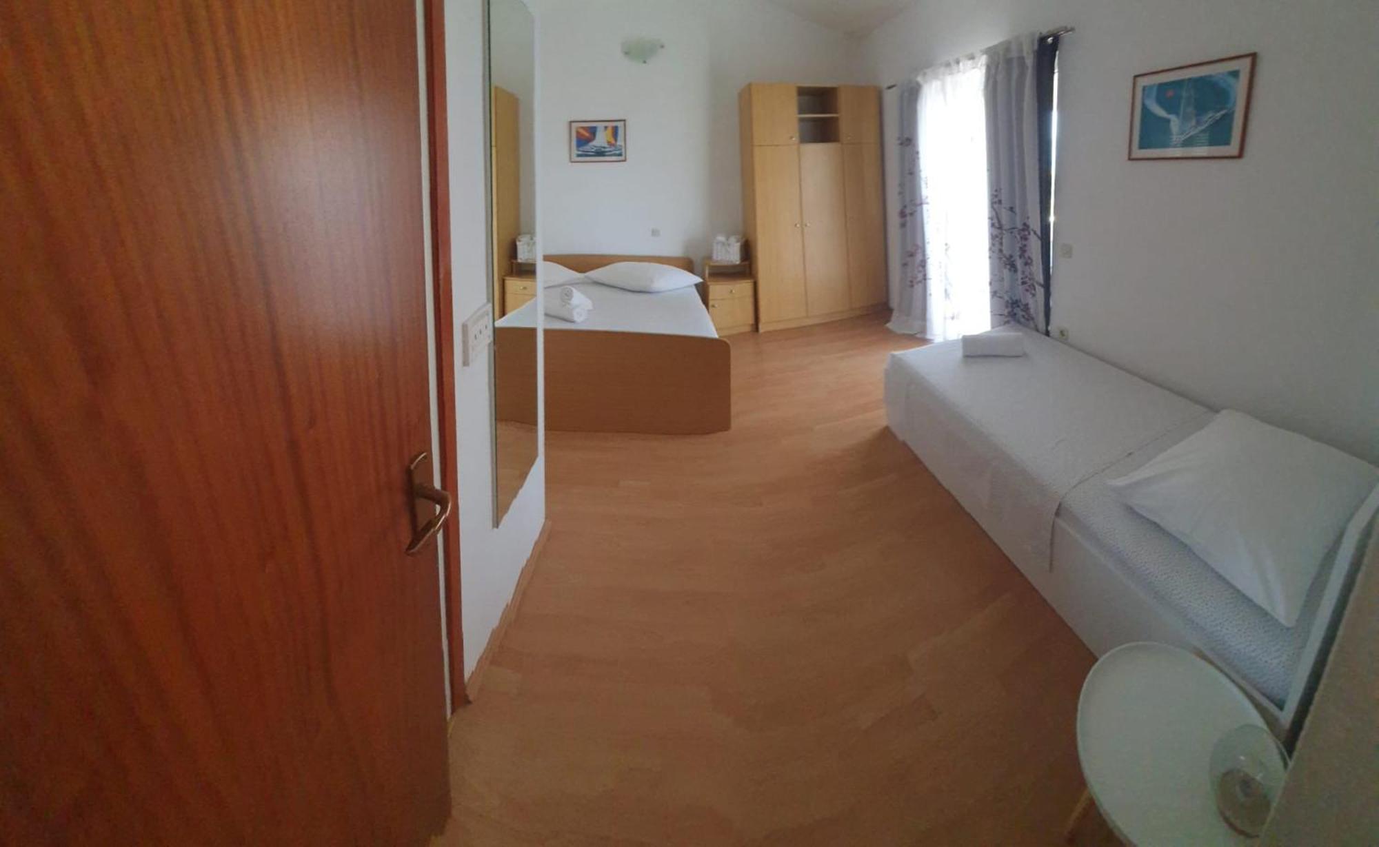 Apartments Garac Дуги Рат Екстериор снимка