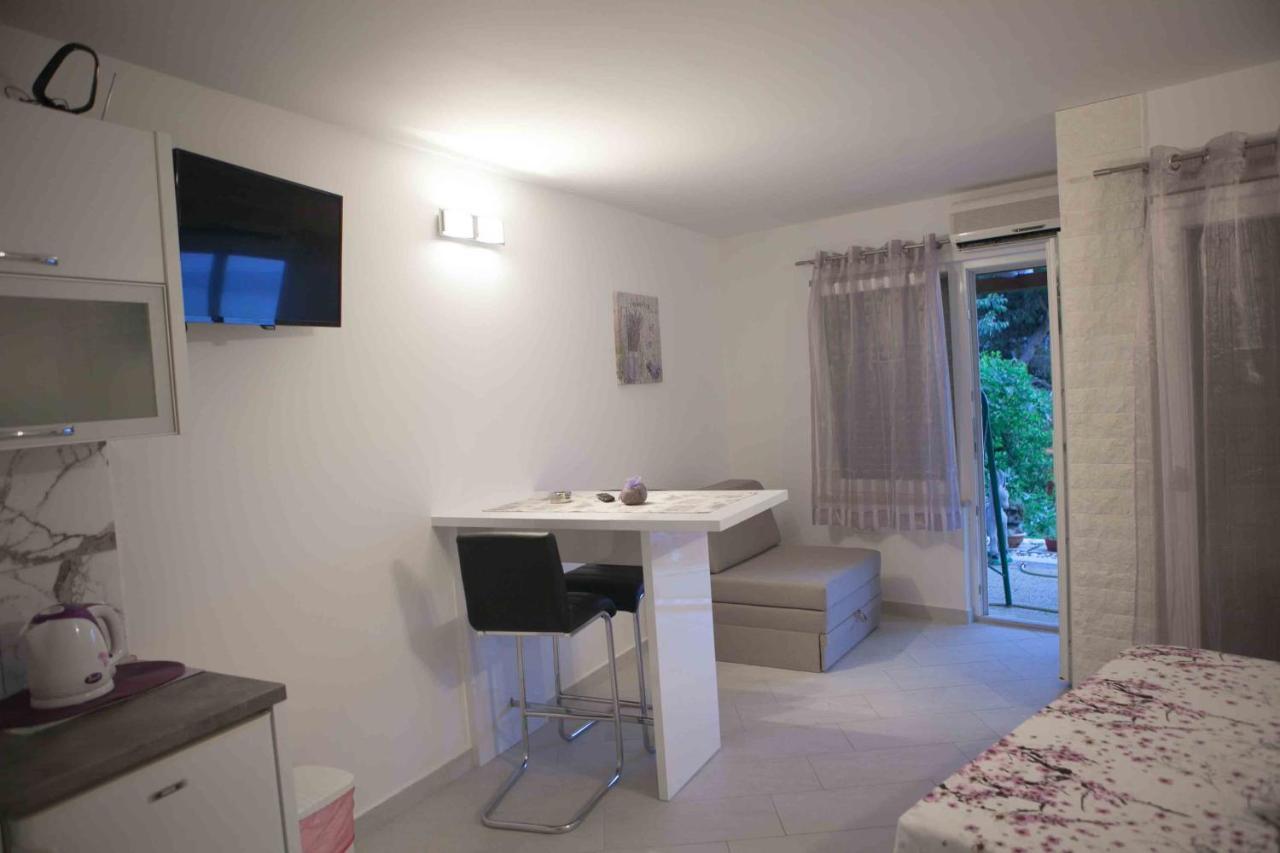 Apartments Garac Дуги Рат Екстериор снимка