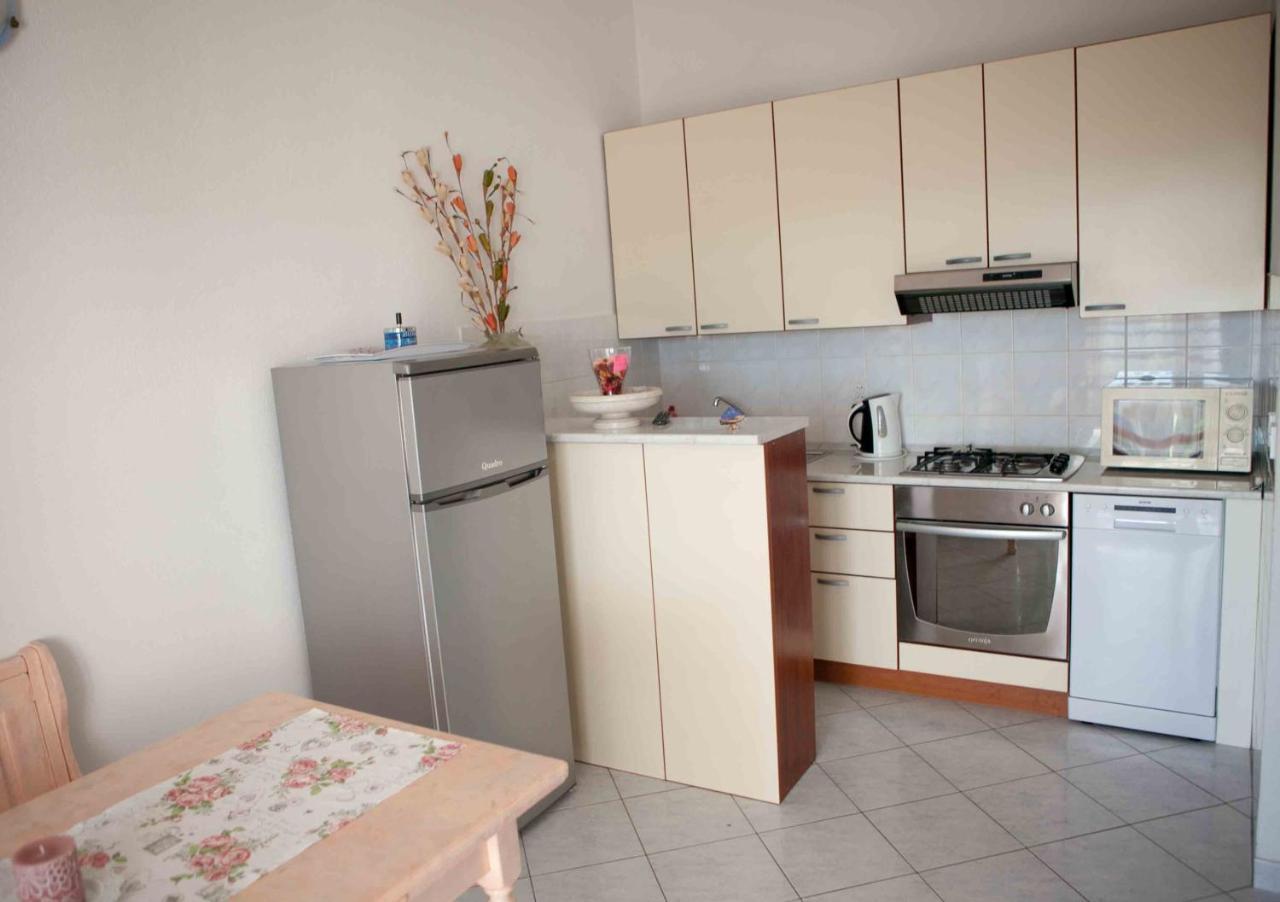 Apartments Garac Дуги Рат Екстериор снимка
